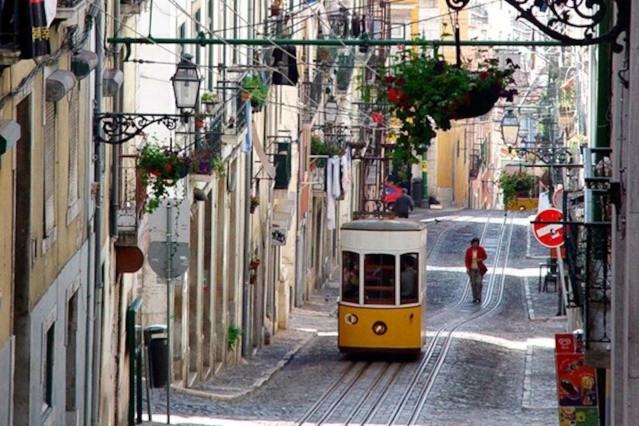 Appartamento Calcada Do Combro Lisbona Esterno foto